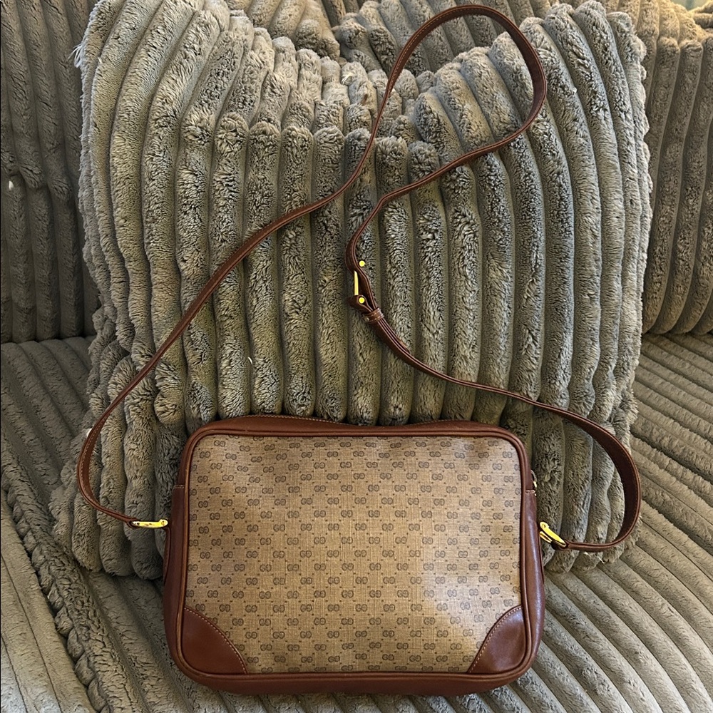 Gucci Brown/Tan Monogram Crossbody Bag - Picture 4 of 16